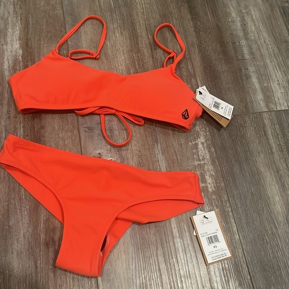 NEW Volcom Simply Solid Orange Cheekini Bikini Set size XS - Picture 4 of 11